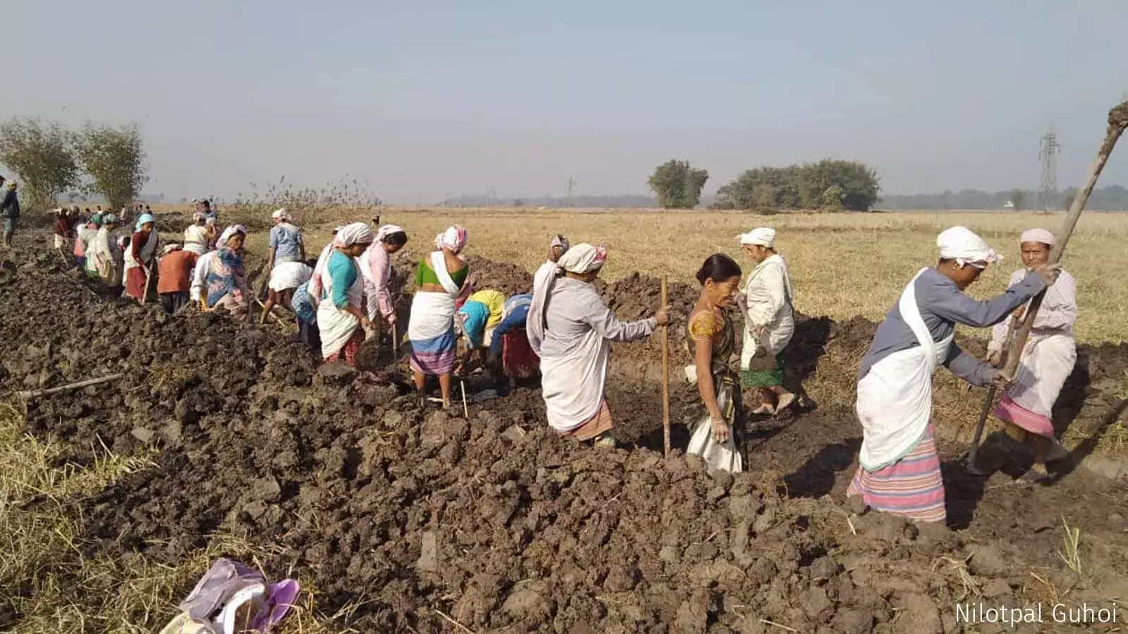 மகளிர் சுய உதவிக்குழுக்கள் வேலை, அதிகாரம், மற்றும் இடத்திற்காக எவ்வாறு செயல்படுகின்றன மகளிர் சுய உதவிக்குழுக்கள் வேலை, அதிகாரம், மற்றும் இடத்திற்காக எவ்வாறு செயல்படுகின்றன