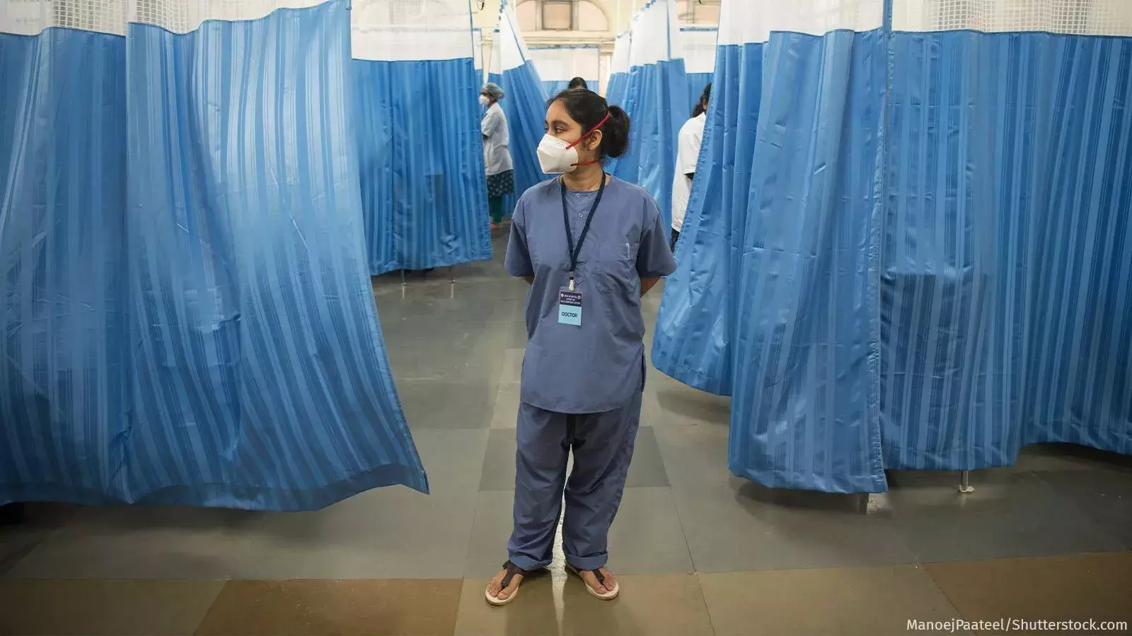 தொற்று நீடிக்கும் நிலையில், ஜூனியர் டாக்டர்கள் நல்ல ஊதியம் மற்றும் பணிச்சூழலை கேட்கின்றனர் தொற்று நீடிக்கும் நிலையில், ஜூனியர் டாக்டர்கள் நல்ல ஊதியம் மற்றும் பணிச்சூழலை கேட்கின்றனர்