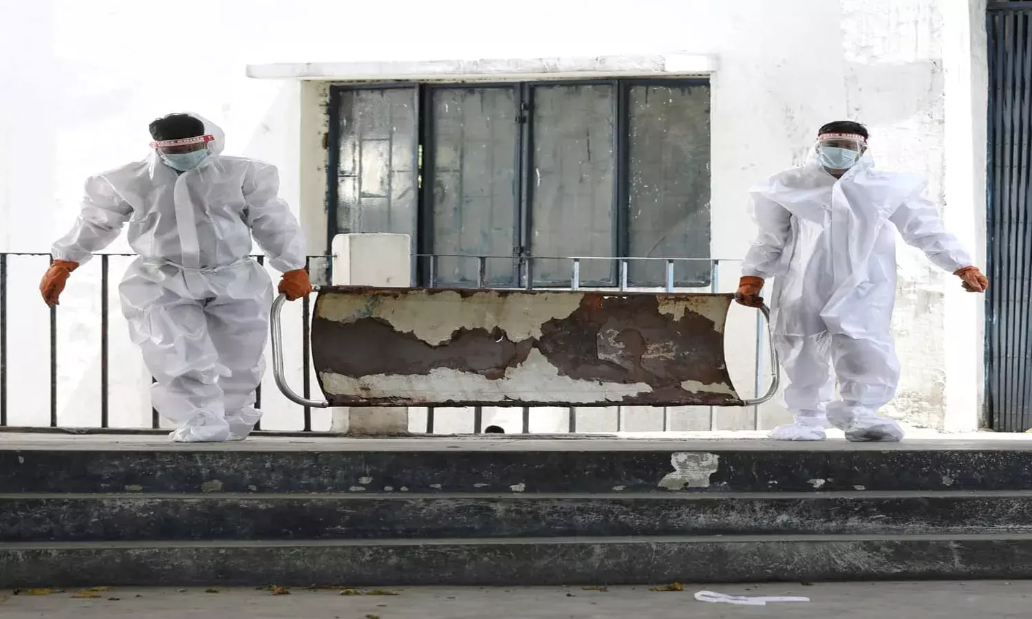 #தரவுக்காட்சி: இந்தியாவில் கோவிட்-19 இறப்புகள் அதிகாரப்பூர்வமாக பதிவு செய்யப்பட்ட இறப்புகளை விட 6 மடங்கு அதிகமாக இருக்கலாம் #தரவுக்காட்சி: இந்தியாவில் கோவிட்-19 இறப்புகள் அதிகாரப்பூர்வமாக பதிவு செய்யப்பட்ட இறப்புகளை விட 6 மடங்கு அதிகமாக இருக்கலாம்