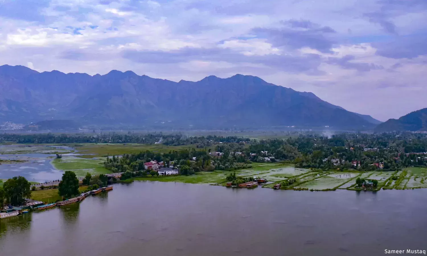 காஷ்மீரின் மாசுபட்ட ஏரிகளை புத்துயிரூட்ட சமூகம் சார்ந்த முன்முயற்சிகள் வழி காட்டுகின்றன காஷ்மீரின் மாசுபட்ட ஏரிகளை புத்துயிரூட்ட சமூகம் சார்ந்த முன்முயற்சிகள் வழி காட்டுகின்றன