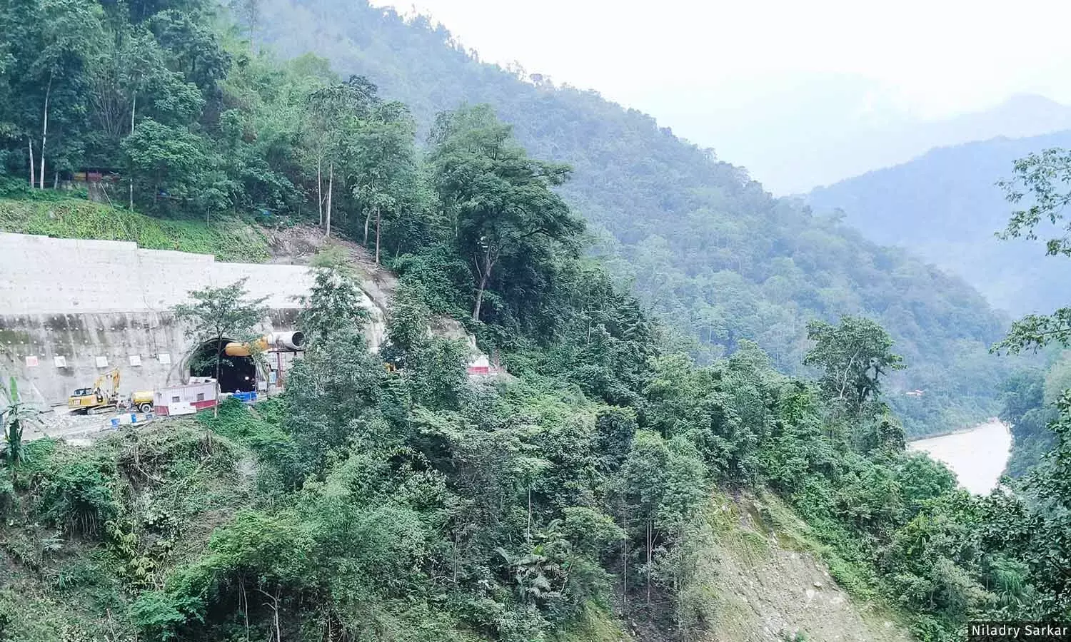 சீன எல்லை உள்கட்டமைப்பை எதிர்க்கும் இந்தியாவின் திட்டம் பழங்குடி மக்களின் நில உரிமைகளை மீறும்