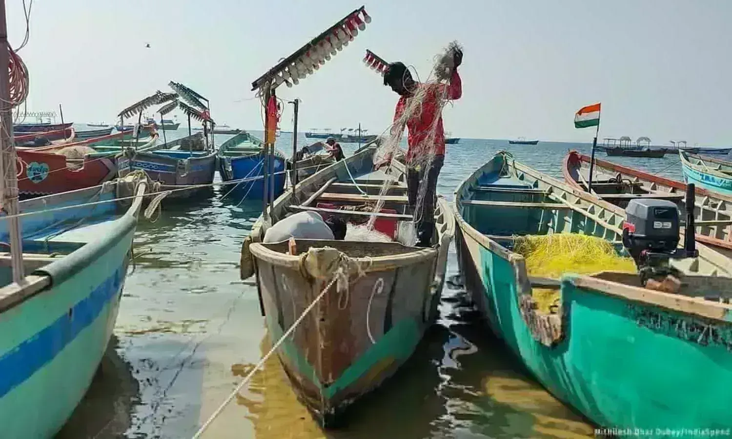 காலநிலை ஆபத்து பகுதிகள்: அரபிக்கடலில் வெப்பமயமாதலால் குஜராத்தின் மேற்கு கடற்கரை மீனவர்களின் வாழ்வாதாரம் ஆபத்தாகிறது காலநிலை ஆபத்து பகுதிகள்: அரபிக்கடலில் வெப்பமயமாதலால் குஜராத்தின் மேற்கு கடற்கரை மீனவர்களின் வாழ்வாதாரம் ஆபத்தாகிறது