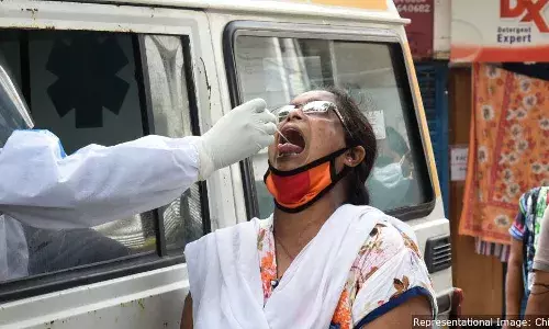 அசாமில் சுகாதாரப்பணியாளர்கள் இடையே கோவிட்-19 ஏன் இரு  வாரங்களில் 59% அதிகரித்தது அசாமில் சுகாதாரப்பணியாளர்கள் இடையே கோவிட்-19 ஏன் இரு  வாரங்களில் 59% அதிகரித்தது