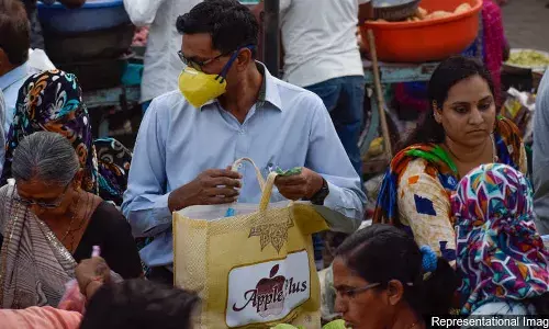 சமூகப்பரவலை மறுப்பது இந்தியாவின் கோவிட்-19 செயல்பாட்டைஎவ்வாறு பாதிக்கிறது சமூகப்பரவலை மறுப்பது இந்தியாவின் கோவிட்-19 செயல்பாட்டைஎவ்வாறு பாதிக்கிறது