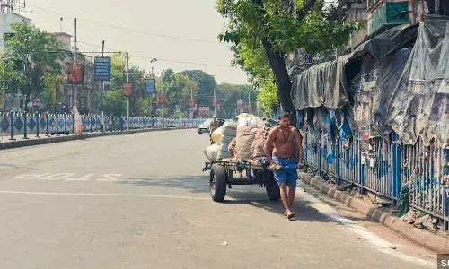 இந்தியாவின் கோவிட்19 நிதி தொகுப்பு என்பது மறுசீரமைக்கப்பட்ட பழைய திட்டங்களே; சிறிதளவே சிறிதளவே புதிய செலவினம் இந்தியாவின் கோவிட்19 நிதி தொகுப்பு என்பது மறுசீரமைக்கப்பட்ட பழைய திட்டங்களே; சிறிதளவே சிறிதளவே புதிய செலவினம்
