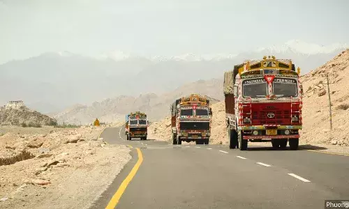 ஒராண்டுக்கு லாரிகள் தரும் லஞ்சம் 670 கோடி: ஆய்வு. இது 5 ஆண்டுகளில் அருணாச்சலில் உள்கட்டமைப்பிற்கு அரசு செலவிடும் தொகை ஒராண்டுக்கு லாரிகள் தரும் லஞ்சம் 670 கோடி: ஆய்வு. இது 5 ஆண்டுகளில் அருணாச்சலில் உள்கட்டமைப்பிற்கு அரசு செலவிடும் தொகை