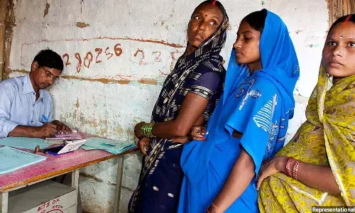 மகப்பேறு நன்மை: தமிழ்நாடு, ஒடிசாவிடம் இருந்து மத்திய அரசு என்ன கற்க வேண்டும்? மகப்பேறு நன்மை: தமிழ்நாடு, ஒடிசாவிடம் இருந்து மத்திய அரசு என்ன கற்க வேண்டும்?