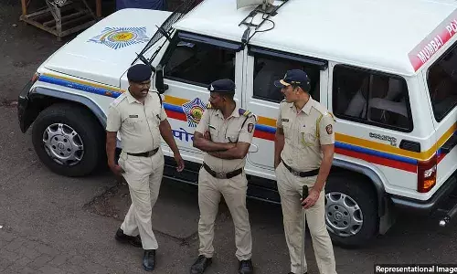 வேலைநாளில் காவல்துறையினரின் பணி 14 மணிநேரம், சில வார விடுமுறைகள் கிடைக்கும் வேலைநாளில் காவல்துறையினரின் பணி 14 மணிநேரம், சில வார விடுமுறைகள் கிடைக்கும்