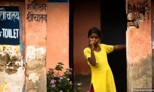 கழிப்பறைகள் கட்டப்பட்டுள்ளன. இப்போது அவற்றை பயன்படுத்த மக்களை தயார்ப்படுத்த வேண்டும் கழிப்பறைகள் கட்டப்பட்டுள்ளன. இப்போது அவற்றை பயன்படுத்த மக்களை தயார்ப்படுத்த வேண்டும்