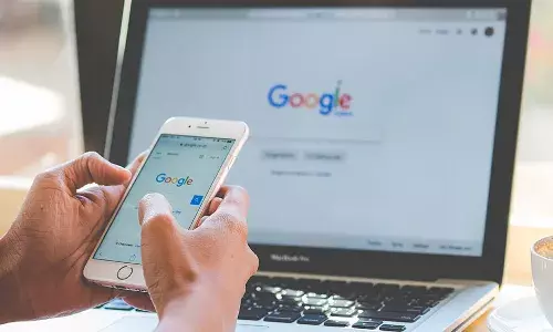 அரசு நடவடிக்கை எவ்வாறு ஆன்லைன் தேடல் கவனத்தை பெறும் அல்லது திசை திருப்பும்