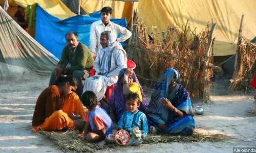 அதிக குழந்தைகள் இந்தியாவின் ஏழைக் குடும்பங்களுக்கு மோசமான இழப்பை குறிக்கிறது அதிக குழந்தைகள் இந்தியாவின் ஏழைக் குடும்பங்களுக்கு மோசமான இழப்பை குறிக்கிறது