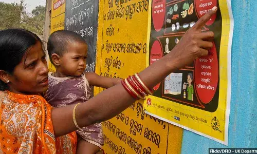 ‘குழந்தைகள் ஊட்டச்சத்துக்காக, குடும்பச்சொத்தை விட தாயின் கல்வி மிக முக்கியம்’ ‘குழந்தைகள் ஊட்டச்சத்துக்காக, குடும்பச்சொத்தை விட தாயின் கல்வி மிக முக்கியம்’