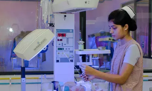 இந்திய சுகாதார அமைப்புக்கு ஆபத்து தரும் ஊழியர் பற்றாக்குறை, நிதி நெருக்கடி/தாமதம் இந்திய சுகாதார அமைப்புக்கு ஆபத்து தரும் ஊழியர் பற்றாக்குறை, நிதி நெருக்கடி/தாமதம்