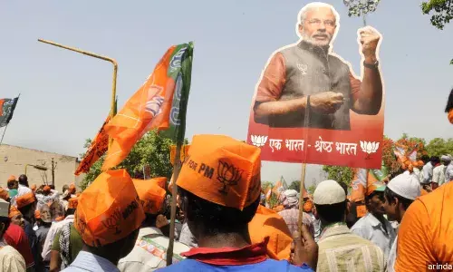 மோடி அரசின் செயல்பாடு சராசரிக்கு கீழே; வாக்காளர்களின் முதல் 30 முன்னுரிமை குறித்த ஆய்வில் தகவல் மோடி அரசின் செயல்பாடு சராசரிக்கு கீழே; வாக்காளர்களின் முதல் 30 முன்னுரிமை குறித்த ஆய்வில் தகவல்