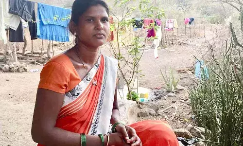 ஊதியமில்லாத உழைப்பு இந்திய பெண்களை எப்படி ஏழையாக, ஏற்றத்தாழ்வுடன் வைத்திருக்கிறது