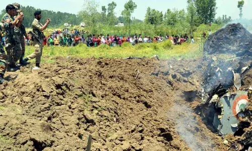 ஓய்வுக்கு பிறகும் பறந்து கொண்டிருக்கும் விபத்துக்குள்ளான மிக்-21 ரக போர் விமானங்கள் ஓய்வுக்கு பிறகும் பறந்து கொண்டிருக்கும் விபத்துக்குள்ளான மிக்-21 ரக போர் விமானங்கள்