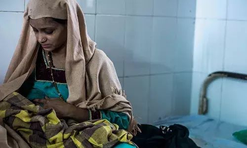 ஆரம்பகால தாய்ப்பாலை இழக்கும் 10-ல் 6 இந்திய குழந்தைகள்; உயிர்காக்கும் அரு மருந்து ஆரம்பகால தாய்ப்பாலை இழக்கும் 10-ல் 6 இந்திய குழந்தைகள்; உயிர்காக்கும் அரு மருந்து